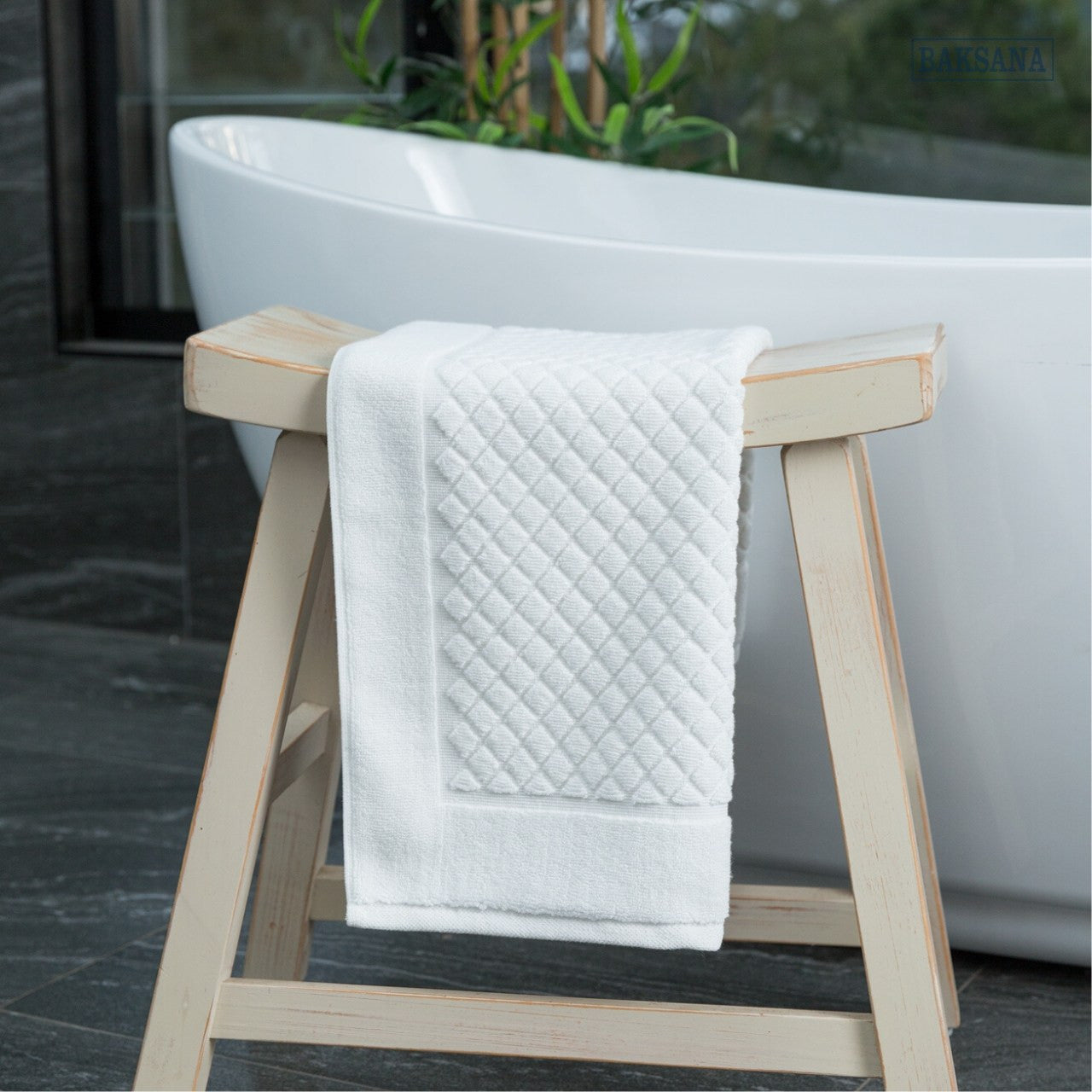 Baksana Bamboo Bath Mat | White